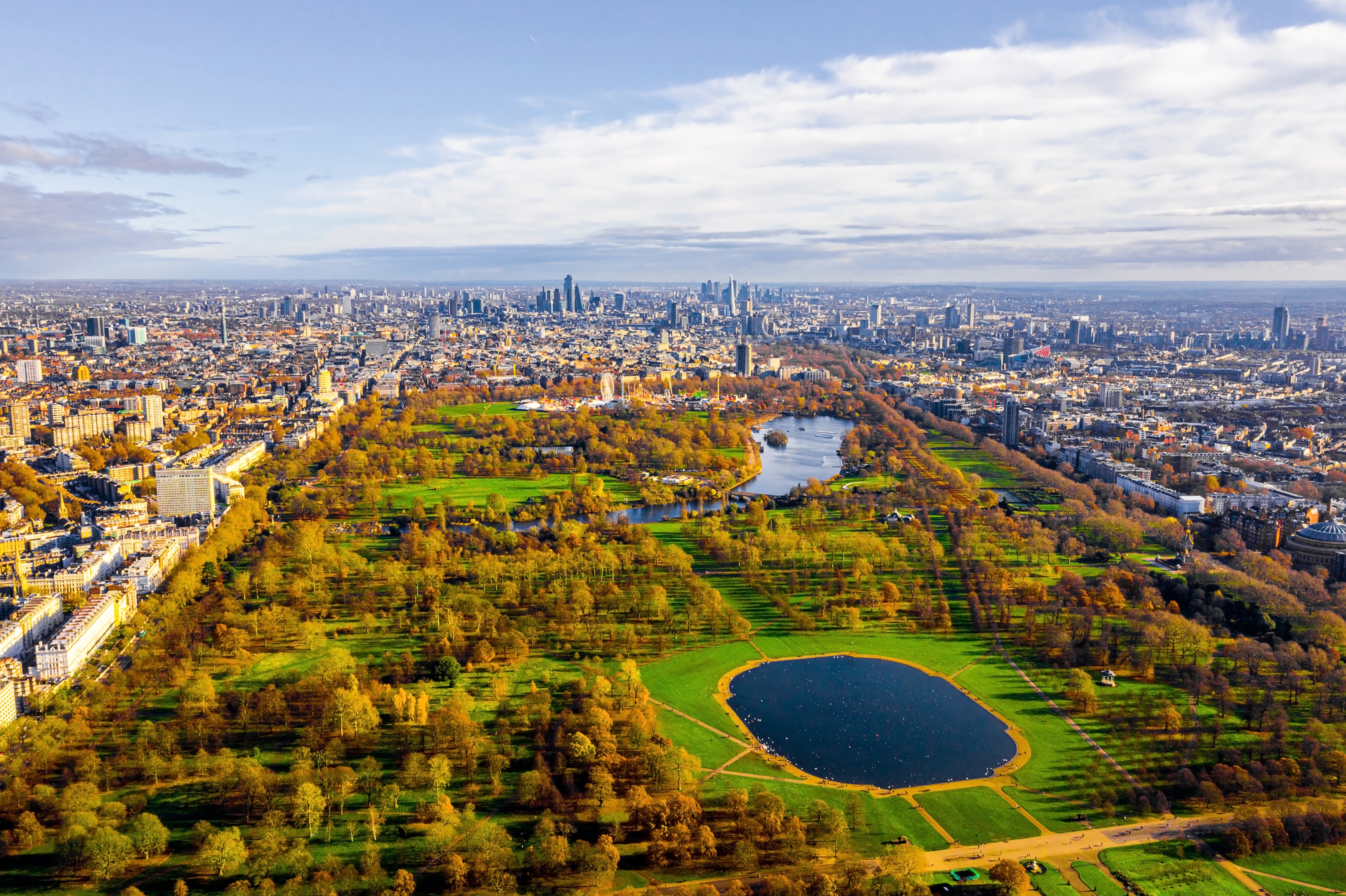 Над парком. Hyde Park сверху. Hyde Park вид сверху. Green Park London вид сверху. Aerial photograph of Hyde Park,London.